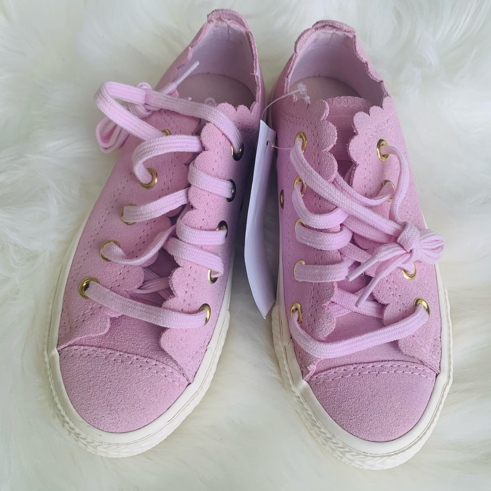 Lilac suede Converse